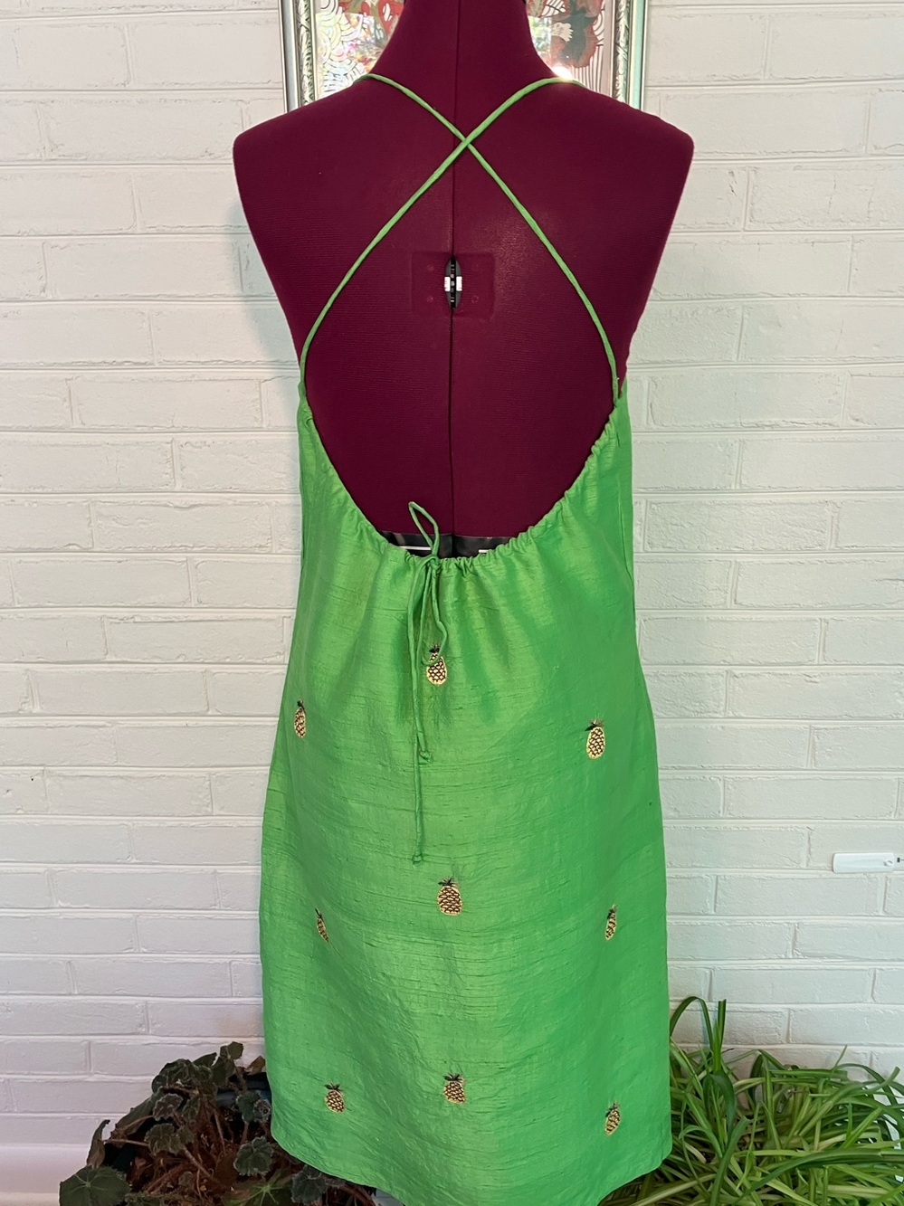 Daisy L Lime Green Raw Silk Embroidered Pineapple Sheath Dress, Size Large - Picture 6 of 11